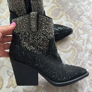 NEW VERY G WOMEN'S MAYA FASHION BOOTIES - SNIP TOE Size 8